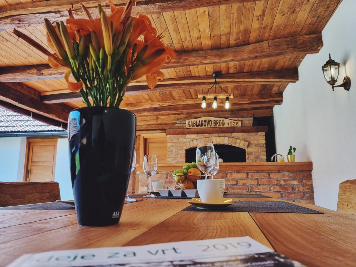 Gasthaus Ruralna Kuca Za Odmor Kablarovo Brdo Krnjak Exterior foto