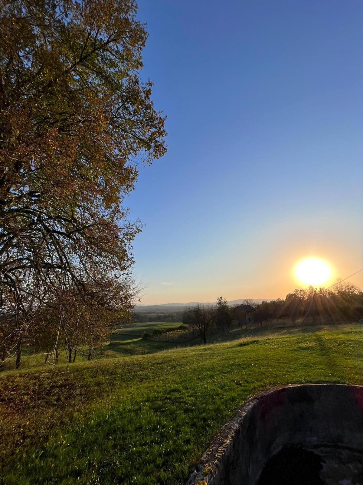 Gasthaus Ruralna Kuca Za Odmor Kablarovo Brdo Krnjak Exterior foto